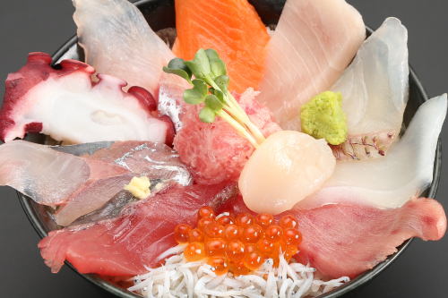 22.04-門-まかない丼_市場