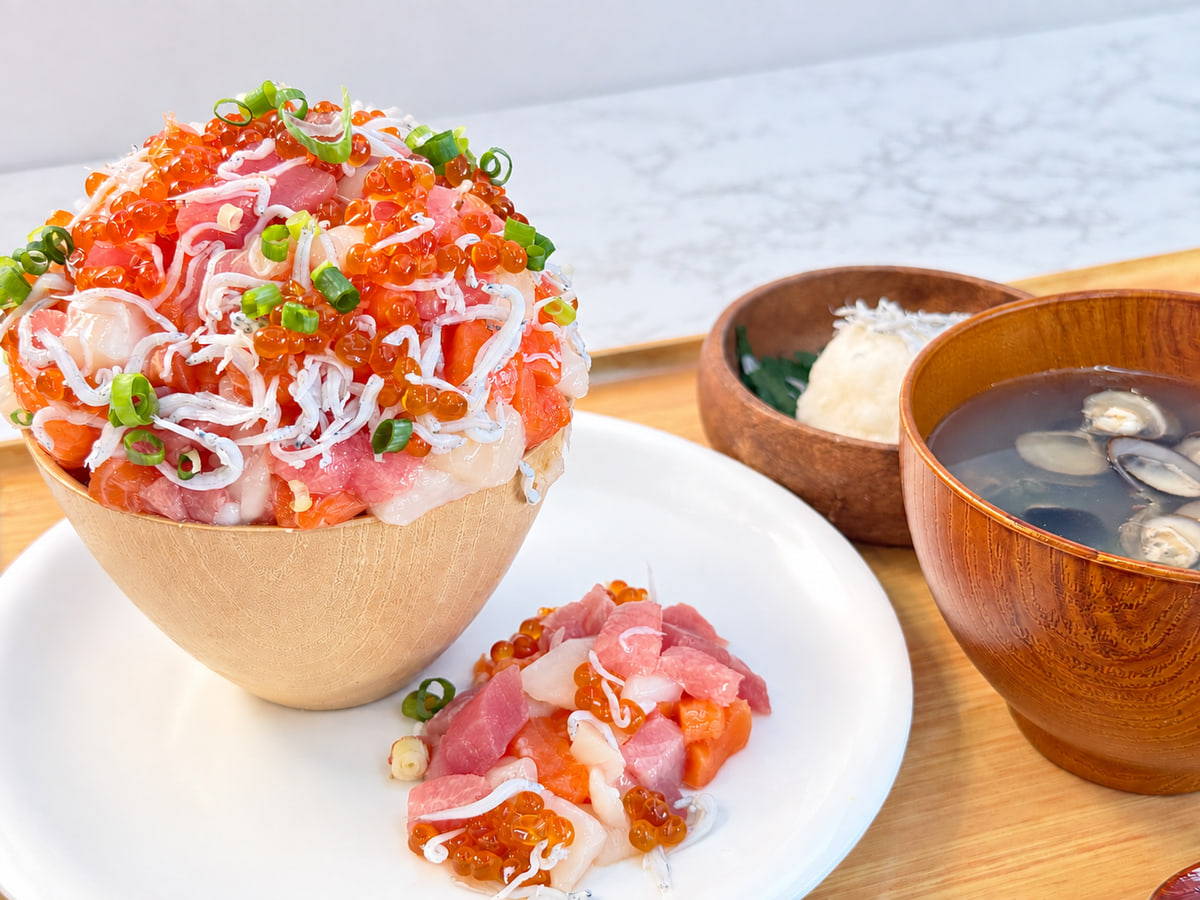 喜びあふれ丼